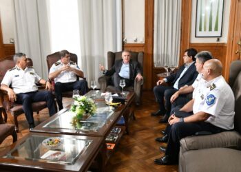 Jaldo supervisa avances en seguridad: robo a joyería, hallazgo en Monteros y uso de pistolas Taser