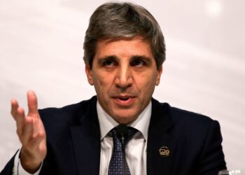 Caputo sobre el acuerdo con el FMI: «Permitirá reparar el abuso del gasto público y derrotar la inflación»