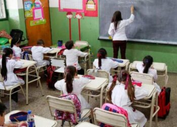El Gobierno Nacional Fijó el Salario Mínimo Docente en $500.000 sin Acuerdo Gremial