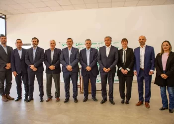 YPF finalizó el primer tramo del gasoducto en Añelo y llevará gas natural a más de 2.000 personas