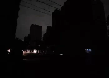 Corte de luz en el microcentro y Zona Norte de San Miguel de Tucumán: aún hay sectores sin servicio