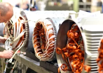 Chile marca el rumbo exportador con cobre y salmones, mientras Argentina debate su adopción