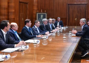 Caputo pidió a supermercados que no convaliden aumentos de precios