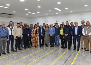 Acevedo y legisladores tucumanos participan como observadores de las elecciones en Salta