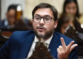 Buscan prohibir que candidatos que usen deepfakes puedan postularse a cargos públicos