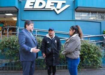 Carlos Ale gestionó ante EDET la instalación de medidores eléctricos para 60 familias de B° Autopista Sur