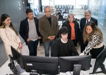 Autoridades de Filosofía y Letras conocieron el funcionamiento del Centro de Monitoreo Municipal