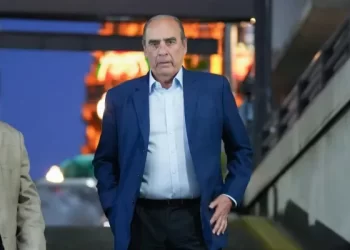 Francos minimiza la alianza de gobernadores y reafirma la defensa de los vetos presidenciales