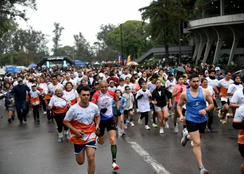 Éxito rotundo en “SMT Corre”: más de 3.500 personas desafiaron la lluvia y corrieron por la ciudad