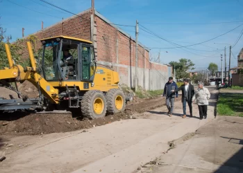 La Municipalidad inició un ambicioso plan de pavimentación en seis barrios del sur de la capital