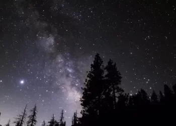 Cielo en movimiento: comienza la alineación planetaria con seis planetas y lluvia de meteoros