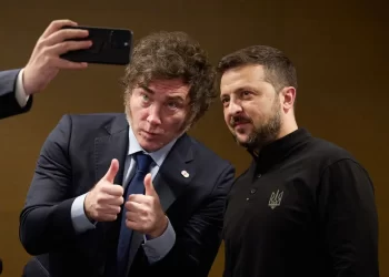 Milei dialogará con Zelenski antes de la cumbre Trump-Putin en Alaska