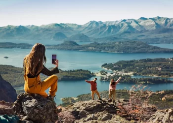 La balanza turística argentina profundiza su déficit en 2025