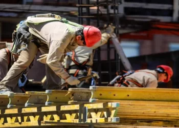 La informalidad laboral trepó al 43,2% y alcanza a 4 de cada 10 trabajadores en Argentina