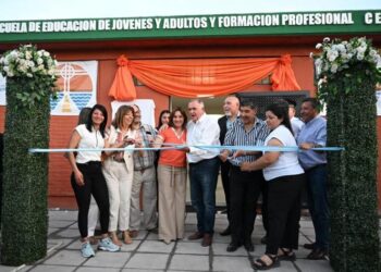 Jaldo inauguró obras clave en Alderetes: escuela para adultos, parque infantil y renovación del ingreso a la ciudad