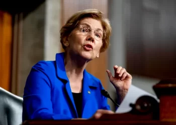 La senadora Warren sube la apuesta y le lanza una advertencia al JPMorgan por Argentina