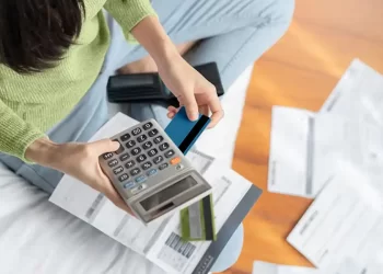 Pago mínimo en la tarjeta de crédito: una solución temporal que puede volverse un problema