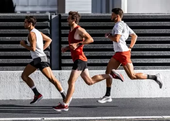 Ejercicio y salud visual: cómo la actividad física ayuda a prevenir enfermedades oculares