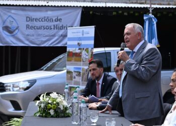 Jaldo entregó equipamiento a Recursos Hídricos y Medio Ambiente por cerca de $400 millones