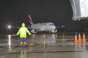 Arribó a Tucumán el vuelo de LATAM desde Lima