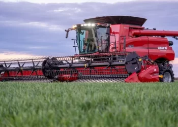 El campo este año optó por equiparse con cosechadoras antes que con tractores y pulverizadoras