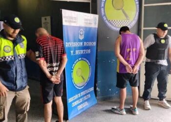 Ajuste de cuentas en Viamonte y México: dos hermanos discutieron con un hombre y lo acuchillaron