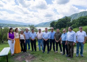 Acevedo y Amaya inauguraron una oficina de información turística en Escaba